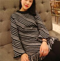 韓版喇叭袖黑白斜紋長袖針織流蘇毛衣